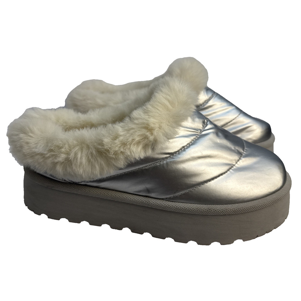 Steve Madden Women’s 10 Unitie Faux Fur Lined Silver Platform Clog Slippers EUC